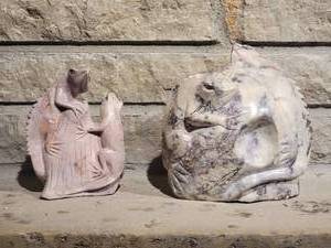 Incredible Costa Rican Fine Art Carved Sandstone Iguana Sculpture Pair