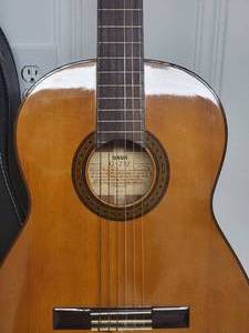 Beautiful Vintage Yamaha G-230 Classical Acoustic Guitar