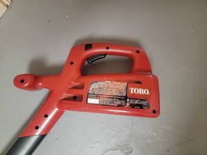 Toro 8 Cordless Electric Lawn Trimmer