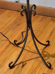 Scrolled Base Iron floor Lamp