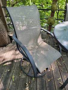Outdoor Patio Table and Chairs