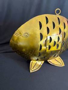 lot 9 image: Bronze Fish