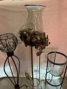 lot 18 image: Lot of Decorative Candle Holders