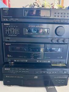 lot 21 image: Sony Compact HiFI Stereo System