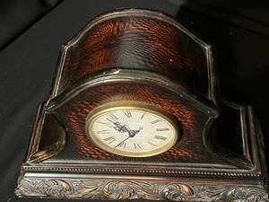 lot 40 image: Mantle Clock