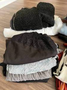 lot 54 image: GirlYoung Adult Clothes - Aeropostale, Altard State, Hollister, American Eagle, Eddie Bauer