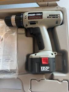 lot 74 image: Porter Cable 12V. Cordless Driver  Drill & Flashlight
