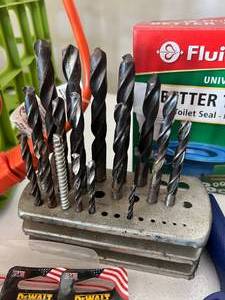lot 82 image: Bin of Tools