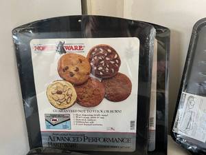 lot 100 image: New & Used Bakeware