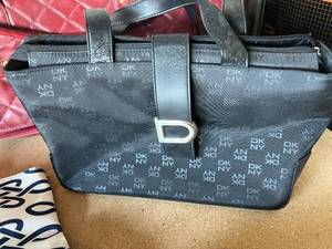 lot 114 image: Lot of Purses
