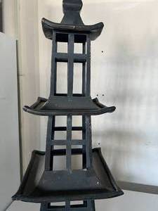 lot 117 image: Metal Asian Yard Decoration