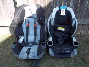 2 Childs Car Seats