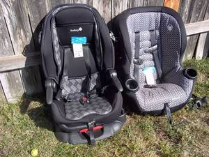 2 Childs Car Seats