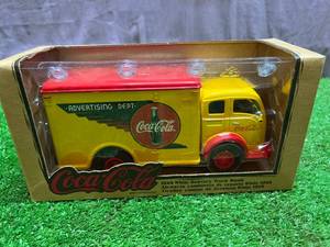 Coca Cola 1949 White Delivery Truck