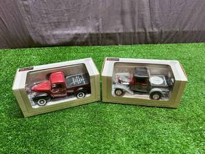1932 & 1940 Ford Pickups