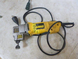 DeWalt 16 Gauge Nibbler