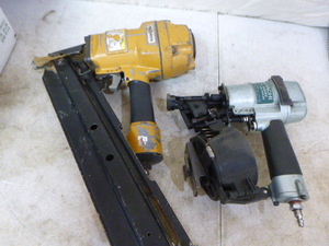 2 Air Nailers