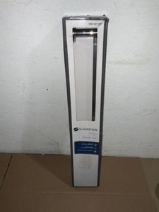 Glacier Bay Modern 24 in. Towel Bar in Chrome. See Pictures