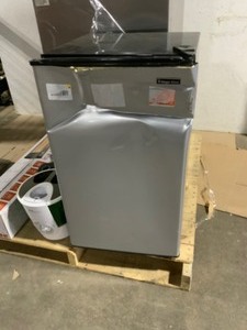 Pallet of Mixed Used & New Items That Are SALVAGED. All for PARTS or REPAIR See Pictures