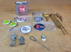 lot 1164 image: Vintage Toy, Minnesota twins  Vikings Buttons, Minnesota Twins Ornament - Archies Gang Button and More
