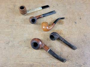 lot 1165 image: Collection of Vintage Pipes