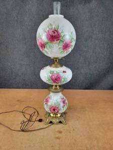 lot 1182 image: Beautiful Vintage Gone With the Wind Lamp - Approx. 36 Tall - NO SHIPPING