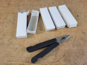 lot 1190 image: (4) New Multi-Tools