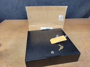 lot 1358 image: New MMF 10 Compartment Tray W Cover and Lock - 15 x 15 x 3.5