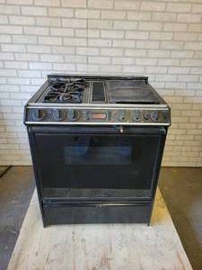 lot 1421 image: Whirlpool 30 Downdraft Gas Range - NO SHIPPING