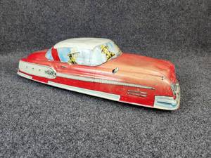 lot 1125 image: Vintage Marx Stamped Steel Toy Car - Measures 20 L x 8 W x 5-12 H