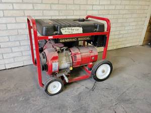 lot 1026 image: GENERAC 5500XL Gas Generator - Model 09778-5, 5500W 12240V - Tested and Works - NO SHIPPING