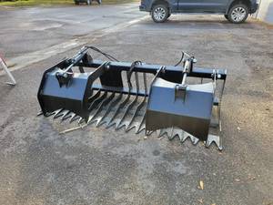 lot 1010 image: NEW Skidloader Hydraulic Grapple  Rock Bucket - 79 Wide - NO SHIPPING
