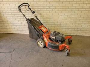 lot 1049 image: Ariens 21 3-n-1 Self-Propelled Lawn Mower - 6.5HP Engine - NO SHIPPING