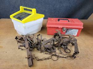 lot 1067 image: Large Lot of Traps, Minnow Bucket and Toolbox