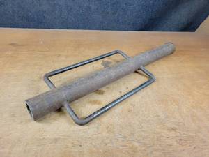 lot 1077 image: Post Pounder - 29 x 2-12 Diameter - NO SHIPPING