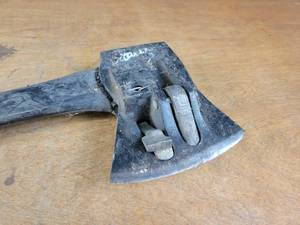 lot 1079 image: CHOPPER USA Splitting Axe w Fibre-Core Handle - Overall about 36 Long - NO SHIPPING