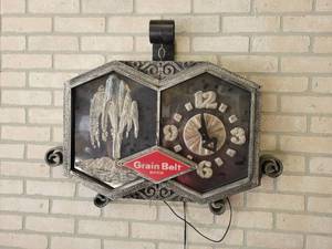 lot 1097 image: Vintage Grain Belt Beer Lighted Clock  Sign - Overall about 31 x 26