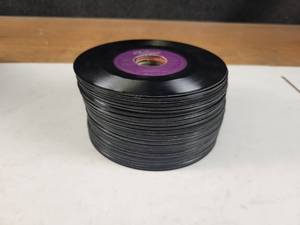 lot 1118 image: Lot of (50) 45RPM Records
