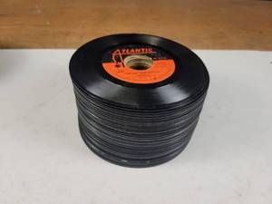 lot 1121 image: Lot of (50) 45RPM Records
