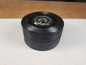 lot 1123 image: Lot of (50) 45RPM Records