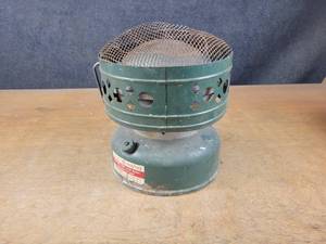 lot 1204 image: Vintage 1968 Coleman Catalytic Heater, Model 511A