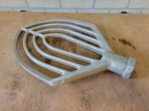 lot 1233 image: HOBART Model M-800-B 80qt Flat Beater - From Veiths Bakery in St. Peter, MN