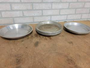 lot 1247 image: (13) Vintage Wear-Ever Aluminum Pie Tins - (12) 8 and (1) 9 -  From Veiths Bakery in St. Peter, MN