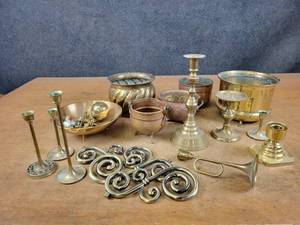 lot 1287 image: Large Lot of Brass  Copper Dcor