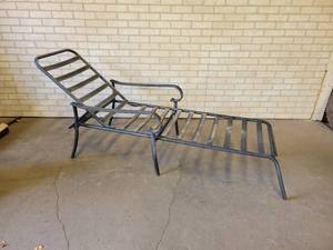 lot 1347 image: Aluminum Lounge Chair - Measures 78 L x 27 W x 32 H - NO SHIPPING