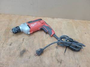 lot 32 image: Milwaukee 38 Keyless Chuck electric Drill - Tested and Works - Model 0240-20