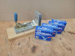 lot 33 image: KREG Pocket Hole Drill Guide  (4) New Vertical Toggle Clamps