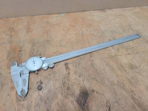 lot 42 image: Mitutoyo 12 Dial Calipers