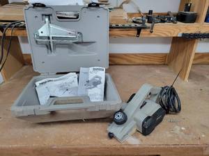 lot 85 image: Porter Cable Model 126 3-14 Power Plane - Includes Case and Extra Blades - Tested and Works