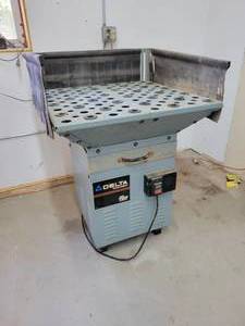 lot 29 image: DELTA Model 50-885 Sand Trap Downdraft Table - 1HP 115V - 920 CFM - Tested and Works - Includes Case of 20 x 20 x 2 Filters - NO SHIPPING